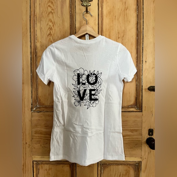 Women’s large white tshirt - Picture 2 of 2